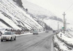 بارش برف و باران در جاده‌های ۱۱ استان