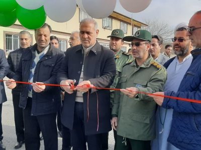 بهره برداری از زمین چمن مصنوعی مدرسه حکیم سنایی بمناسبت دهه مقاومت در شاهین دژ